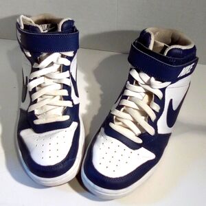 Nike Shoes  Basketball Shoes.